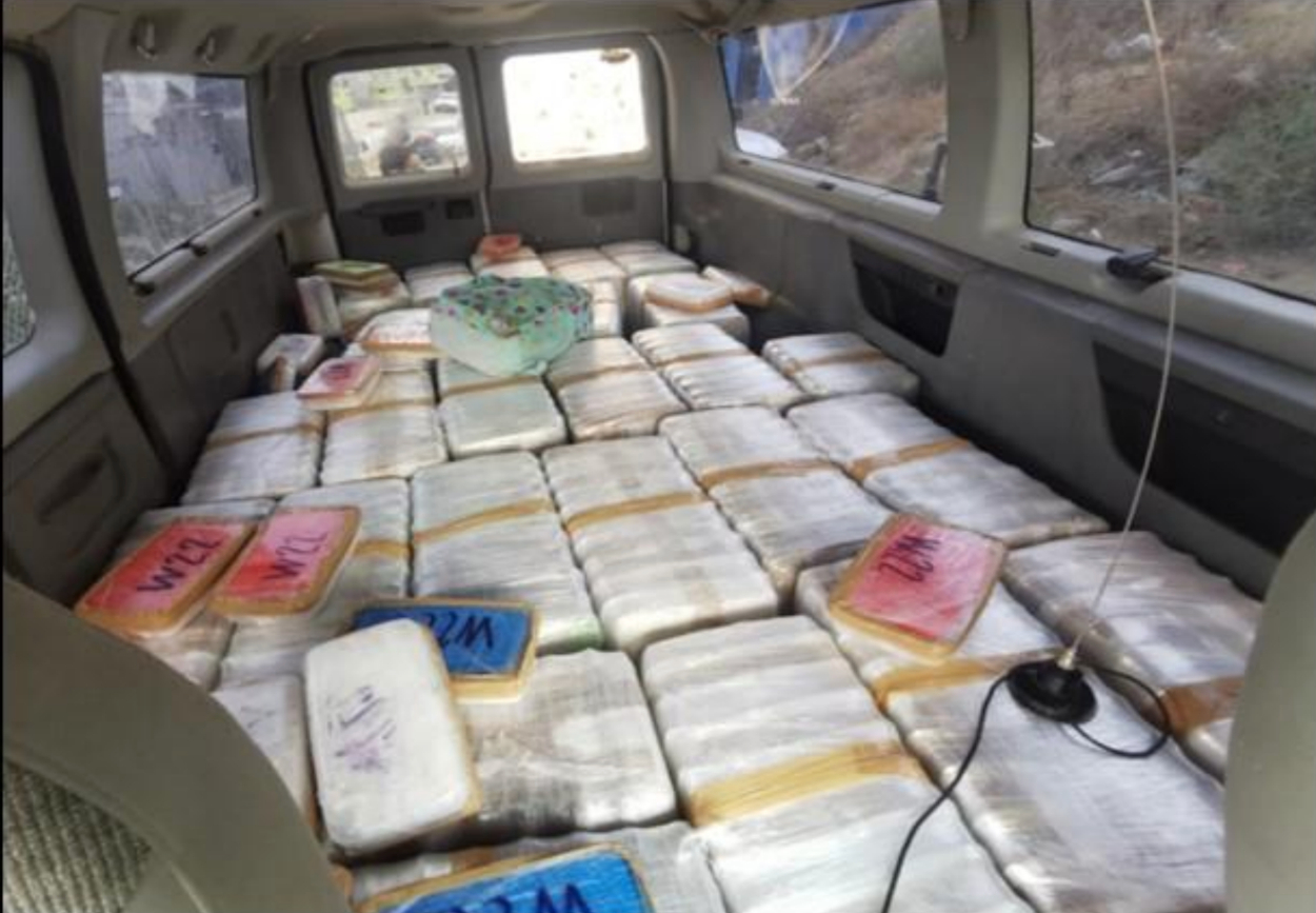 Ante operativo militar, abandonan camioneta con 634 kilogramos de droga sintética en Tijuana