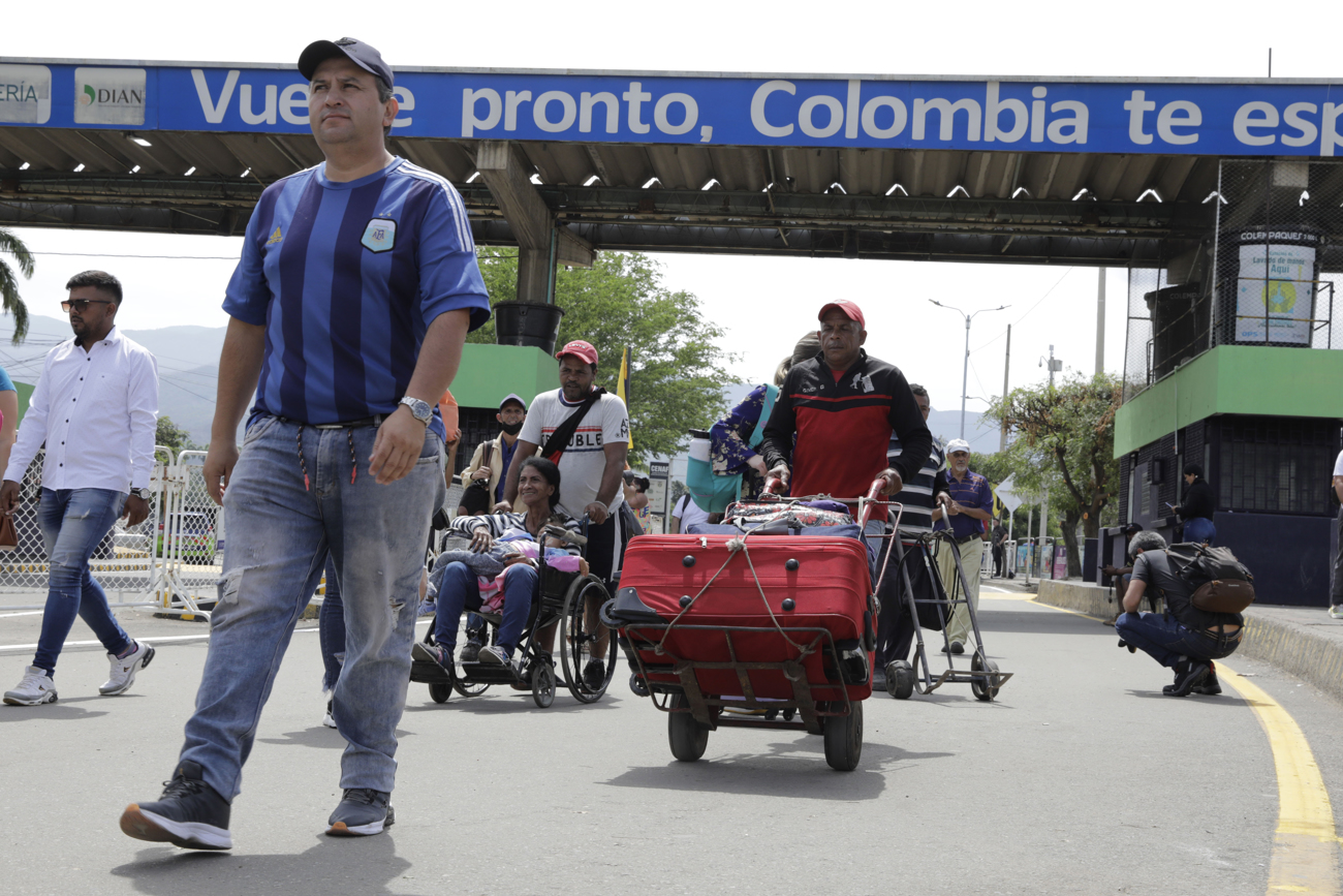 Autorizan el primer vuelo desde Venezuela hacia Colombia tras varios años de suspensión
