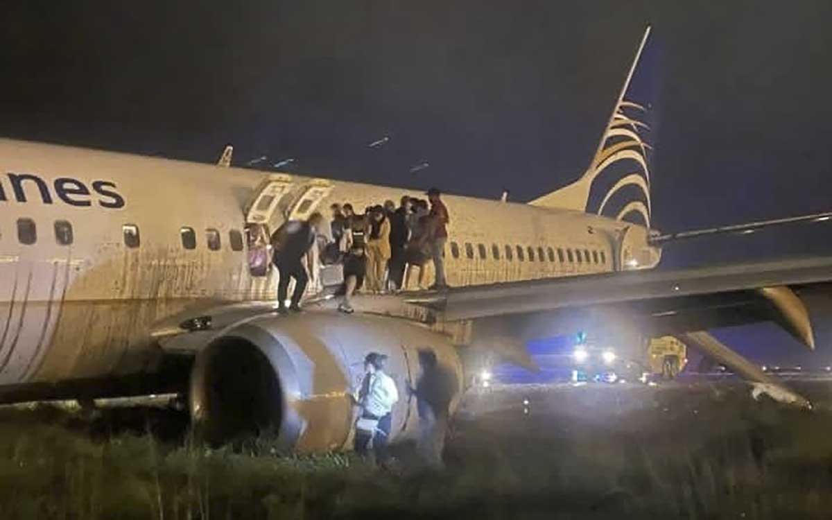 Avión proveniente de la Ciudad de México se sale de la pista al aterrizar en Panamá | Videos