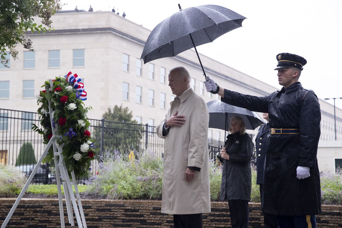 Biden recuerda en el aniversario del 11-S que la defensa de la democracia es una “obligación diaria”