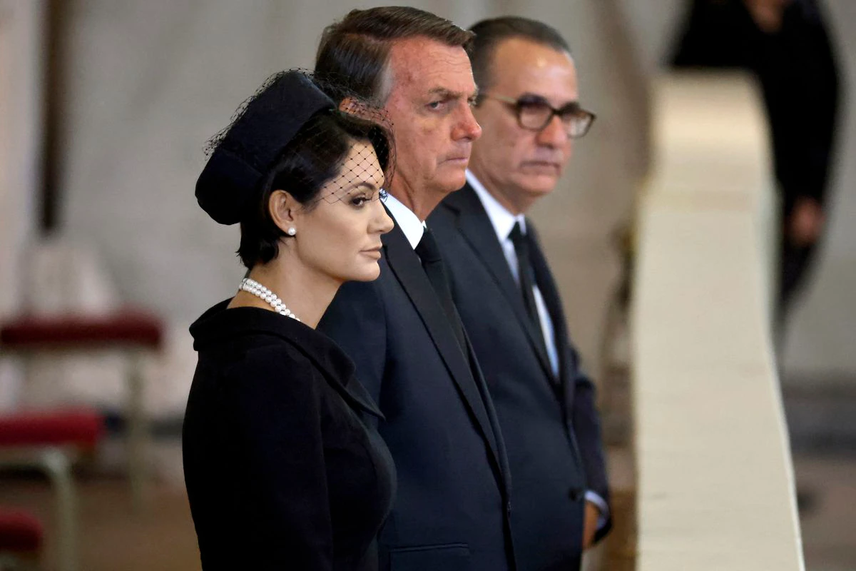 Bolsonaro convierte en un mitin su visita a Londres para despedir a la reina Isabel II