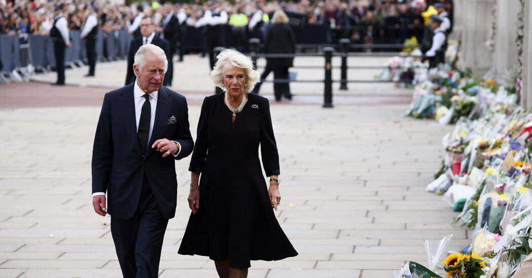 Camilla se convierte en reina consorte, coronando años de restauración de imágenes