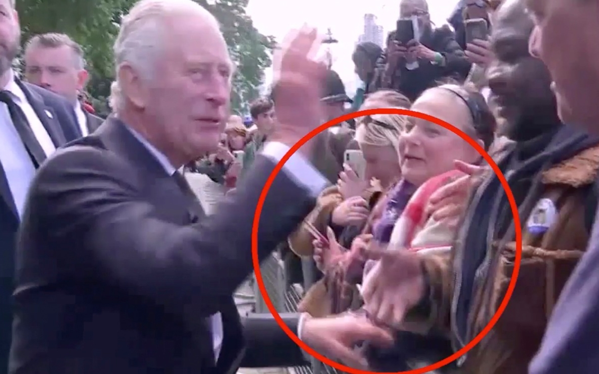 Carlos III nuevamente en un escándalo, ahora por polémico gesto ‘racista’ | Video