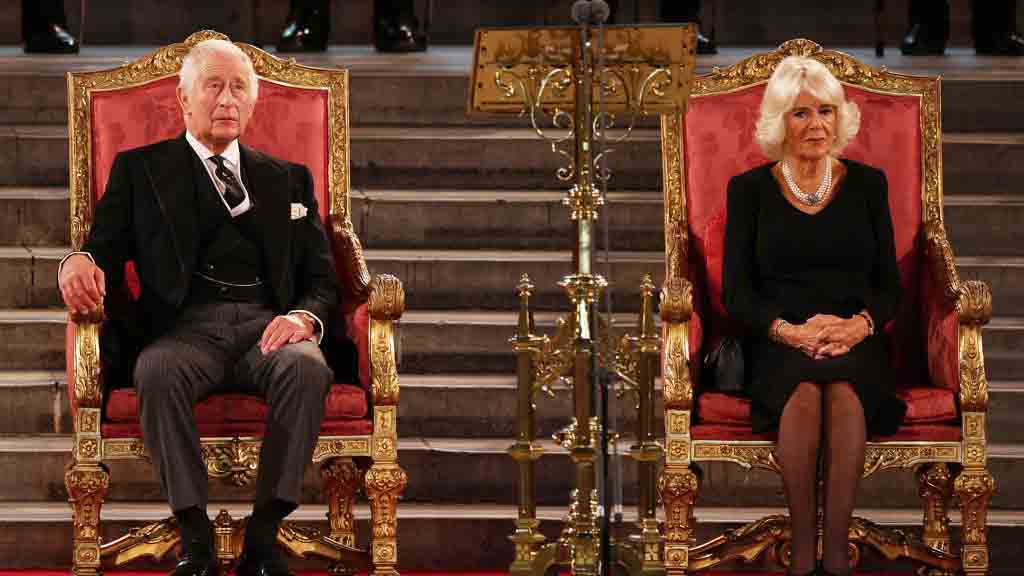 Charles III promete reinar de forma “desinteresada” y respetar los principios constitucionales