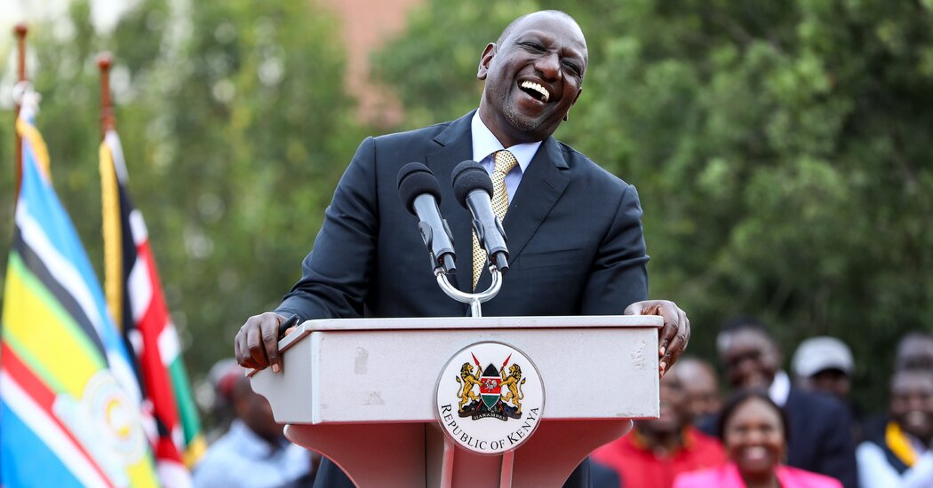Con lágrimas y acero, el presidente 'estafador' de Kenia vence a sus enemigos