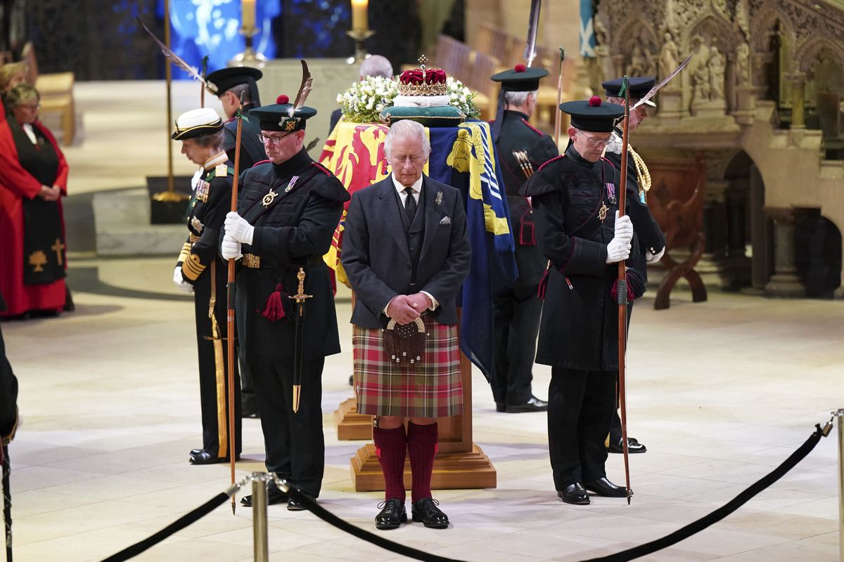 Edimburgo da el último adiós a Isabel II: “Significa mucho para los escoceses”