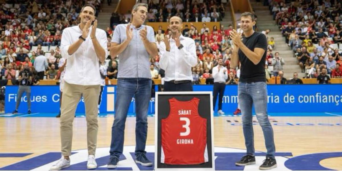 El Girona homenajea a Sàbat, que ve retirada su camiseta