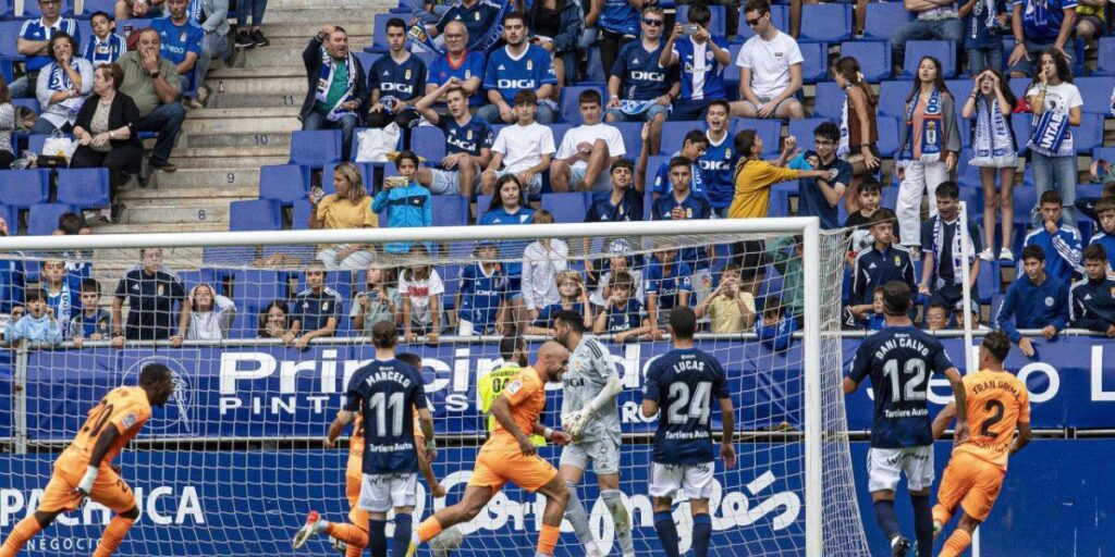 El Ibiza le agua la fiesta al Oviedo