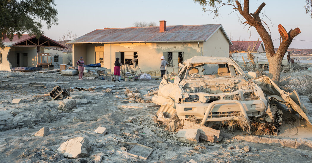 Cómo una ciudad sudafricana quedó enterrada en lodo después del colapso de una mina de diamantes