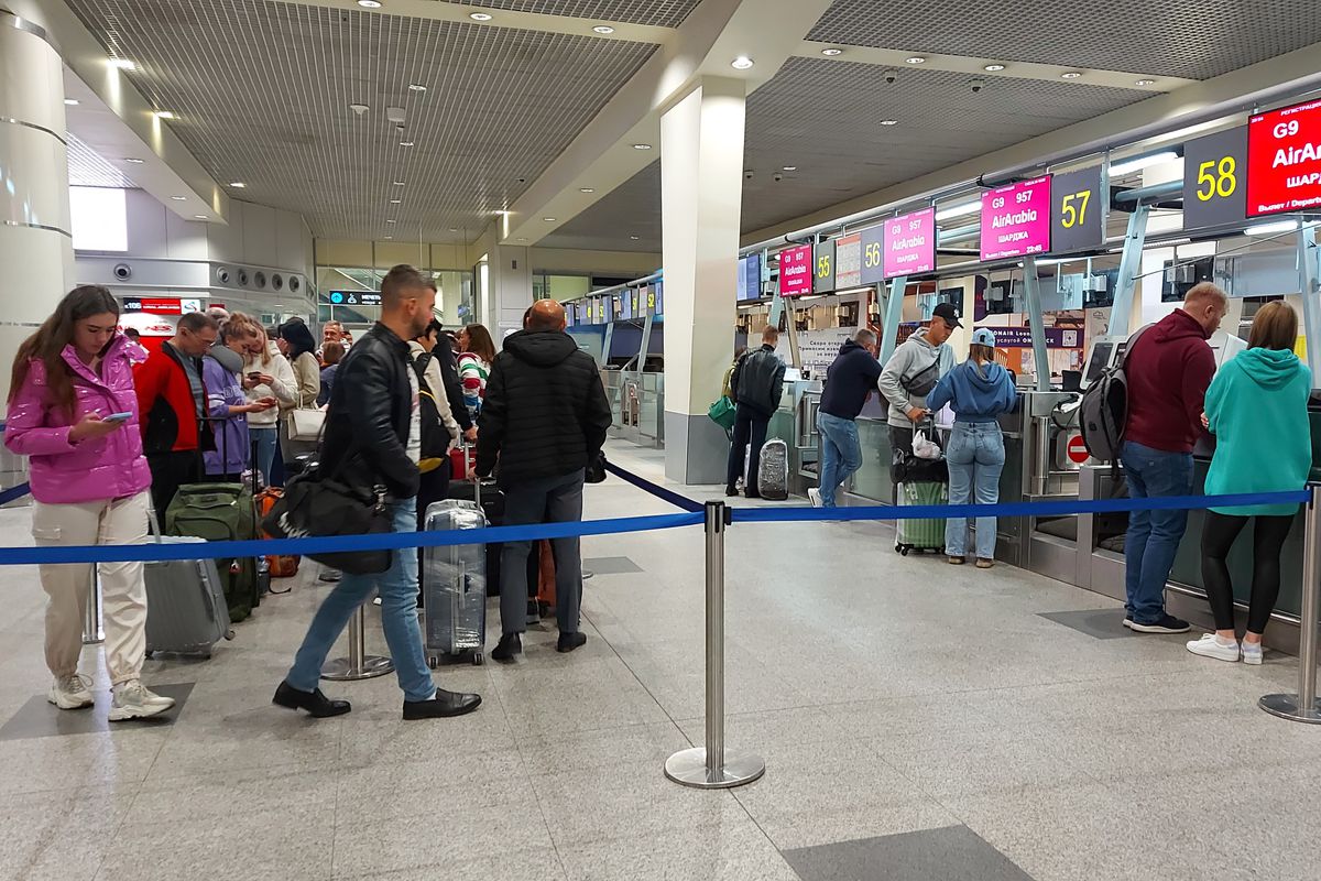El precio de los vuelos para abandonar Rusia se dispara tras el decreto de movilización para ir al frente