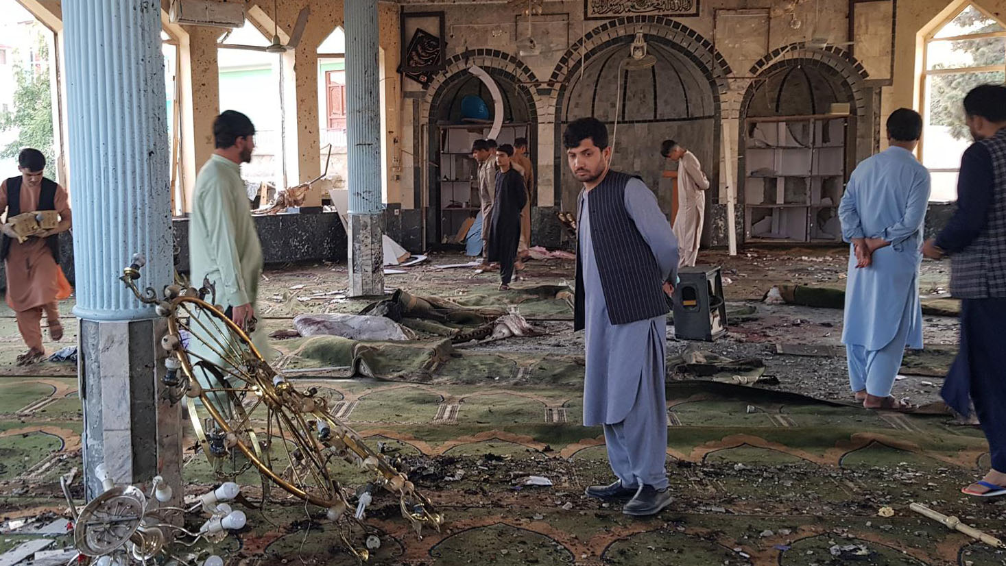 Explosión en una mezquita deja al menos 18 muertos en Afganistán, incluyendo un destacado clérigo