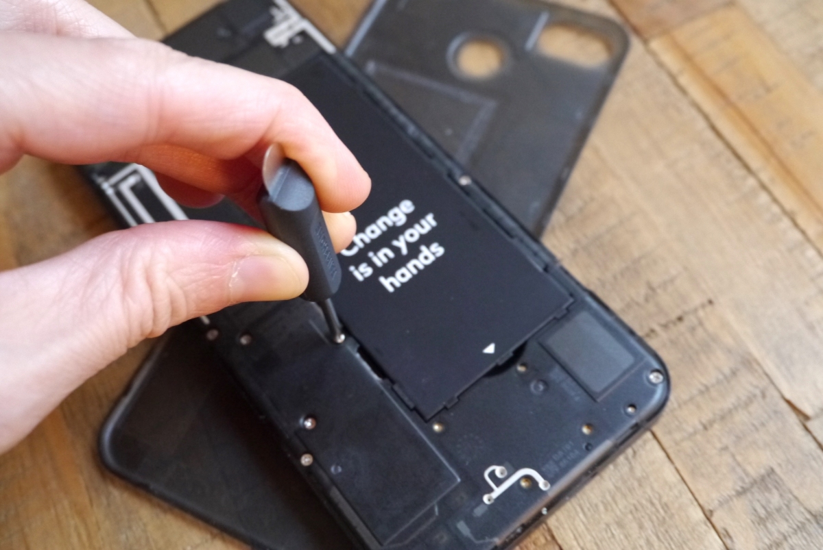 Fairphone agrega teléfonos completamente reacondicionados a su mezcla de reutilización modular