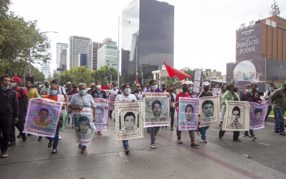 Filtración sobre caso Ayotzinapa revictimiza a las familias: Centro Prodh