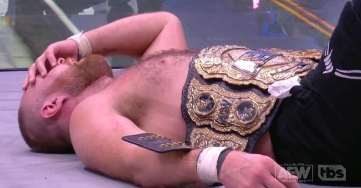 Jon Moxley se convierte en el primer tres veces campeón mundial de AEW