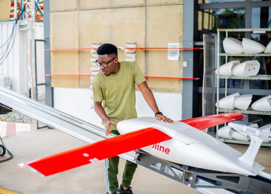 Jumia y Zipline lanzan entrega de paquetes con drones en Ghana