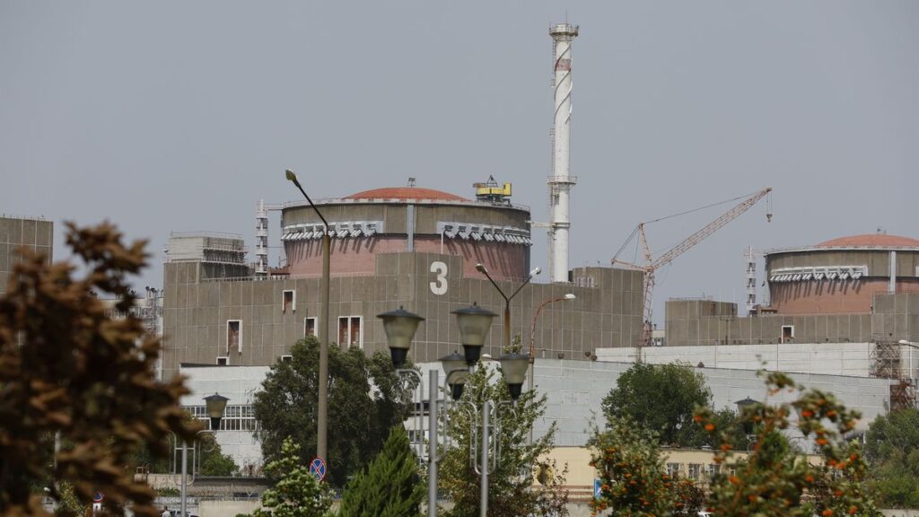La central nuclear de Zaporiyia vuelve a perder su última conexión principal con la red de Ucrania