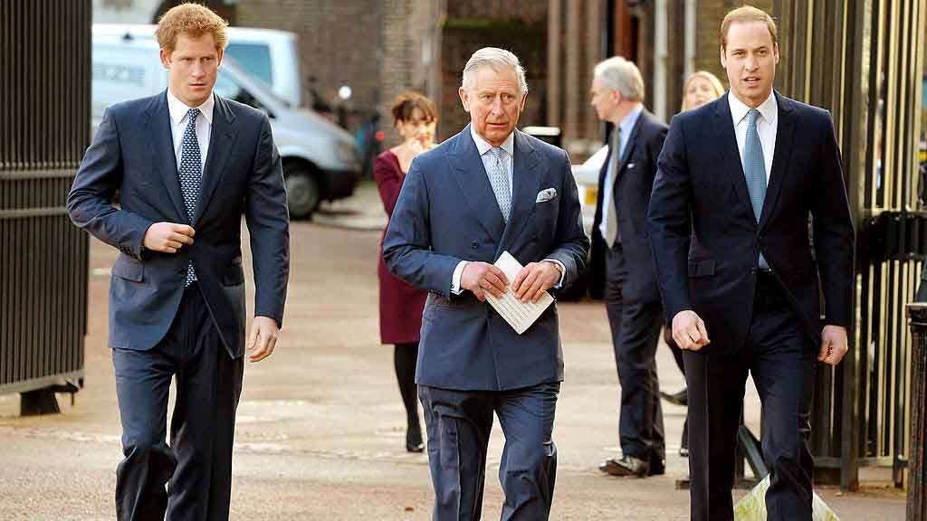 La familia real viaja a Escocia  para estar al lado de la reina Isabel II