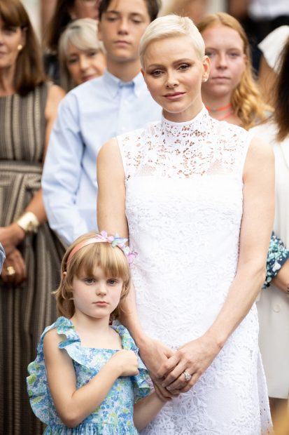 La princesa Charlene y Gabriella en el picnic de Mónaco / Gtres