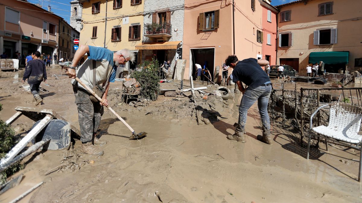 Las lluvias torrenciales en el centro de Italia causan al menos 10 muertos