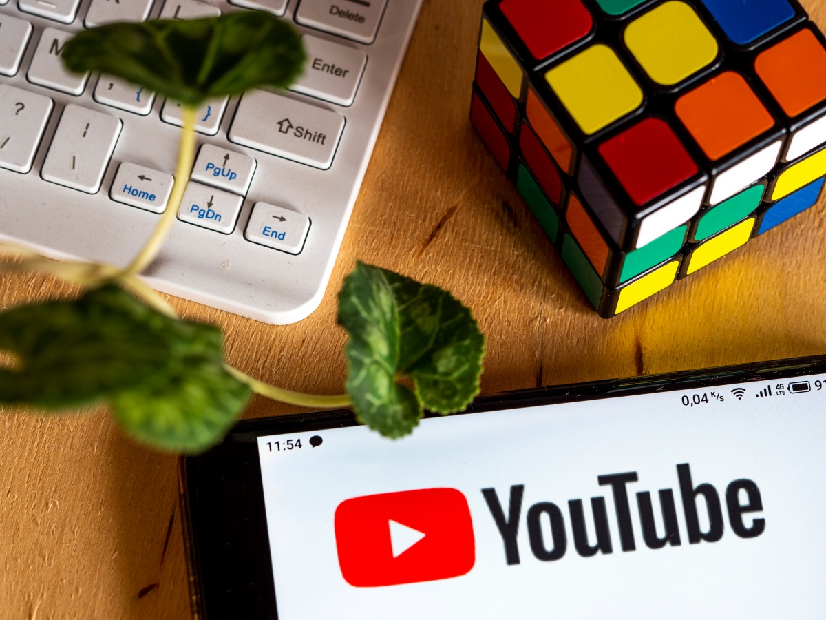YouTube continúa experimentando una disminución de los ingresos publicitarios, una caída interanual del 2,6 %