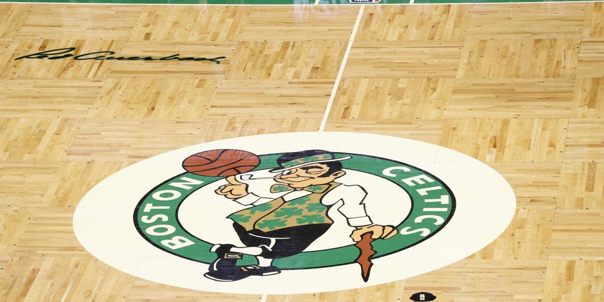 Los Celtics modifican su parquet en homenaje a Bill Russell