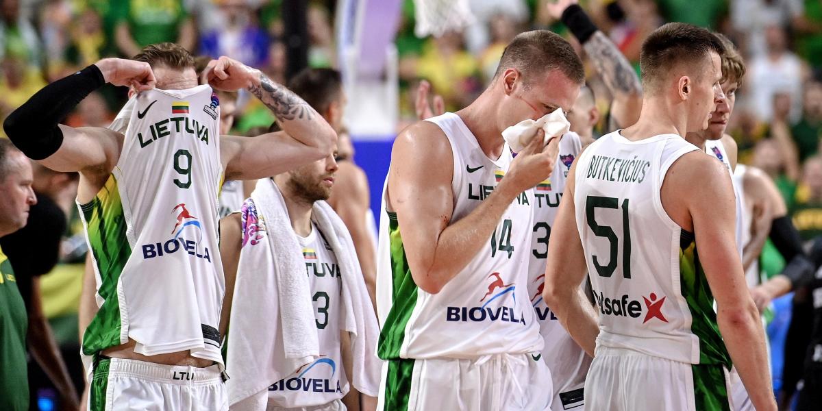 Los errores garrafales de los árbitros deslucen el Eurobasket