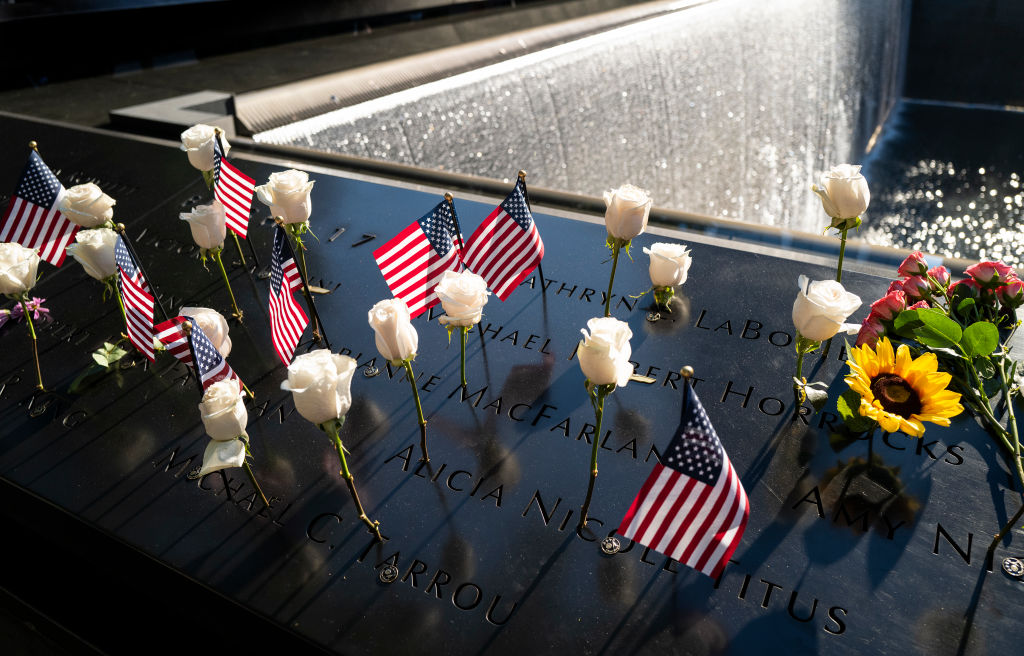 NY recuerda las víctimas del 11 de septiembre en aniversario 21