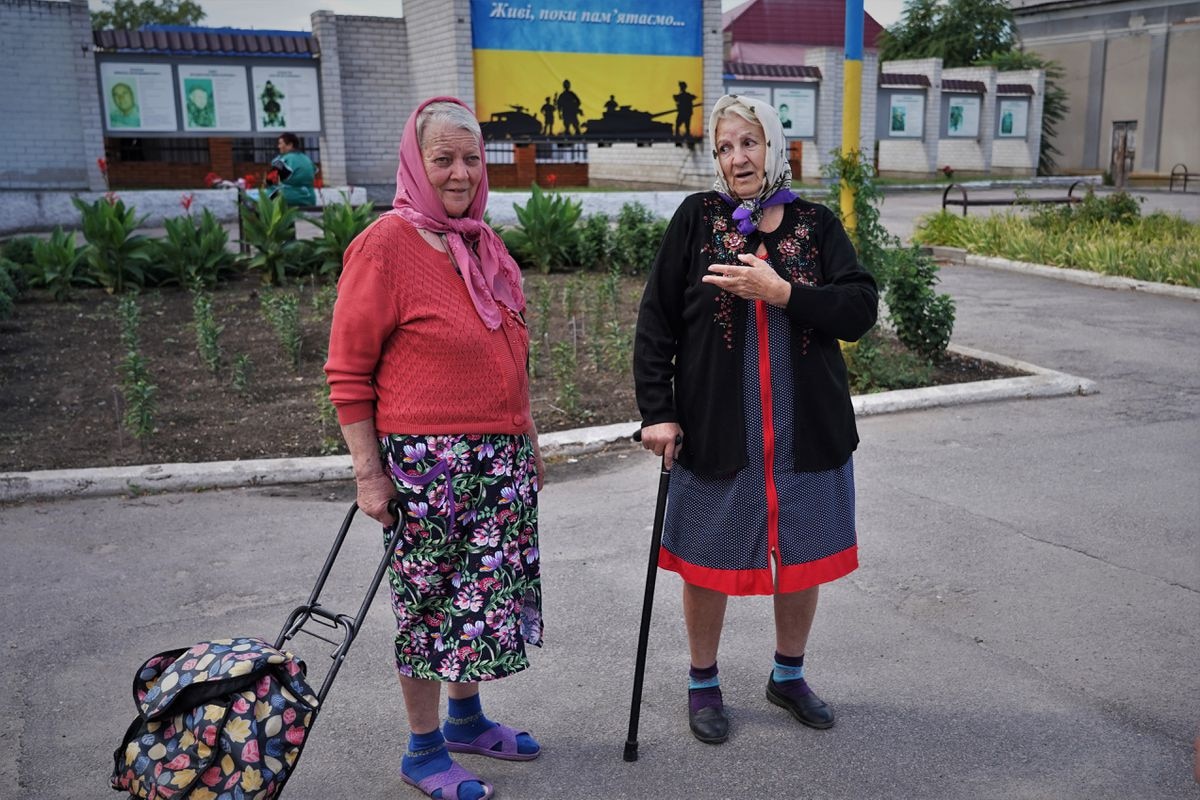 Pastillas de yodo y planes de emergencia: los vecinos de Zaporiyia se preparan ante un posible desastre nuclear