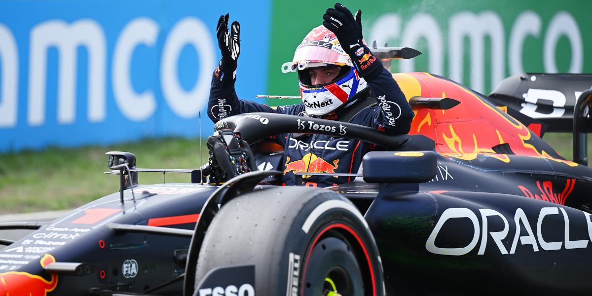 Problemas para Verstappen de inicio y Mercedes domina