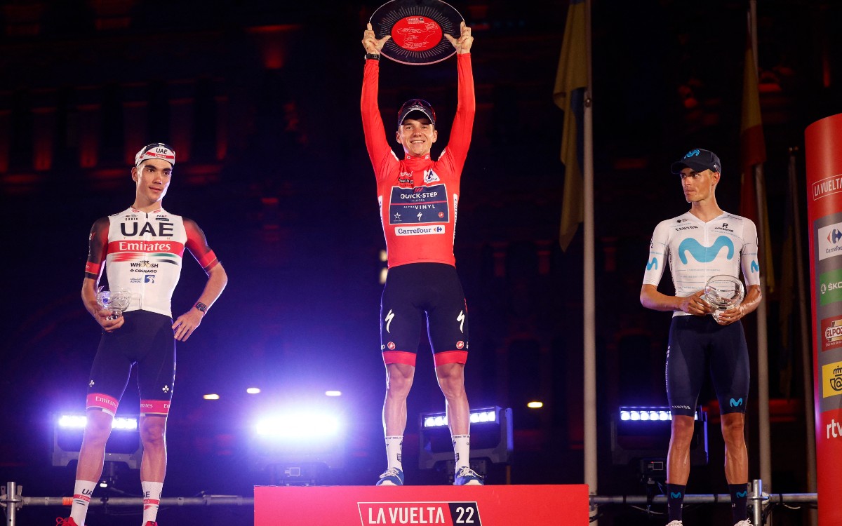 Remco Evenepoel celebra el título en La Vuelta a España 2022 | Video
