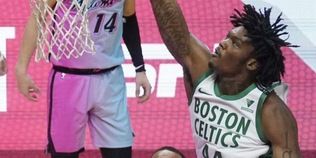 Robert Williams, entre dos y tres meses de baja