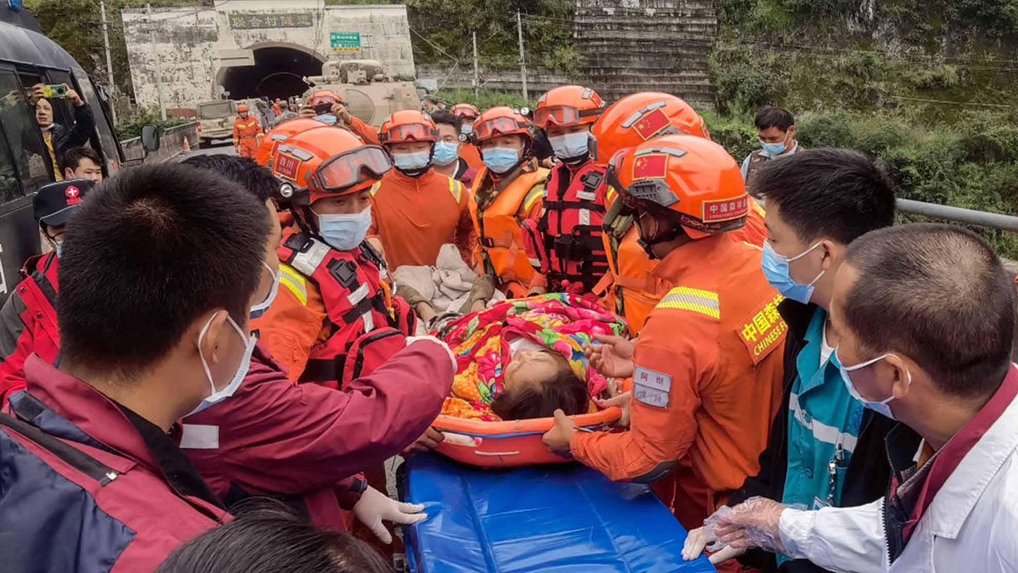 Terremoto de magnitud 6.8 en China deja al menos 46 muertos y 16 desaparecidos