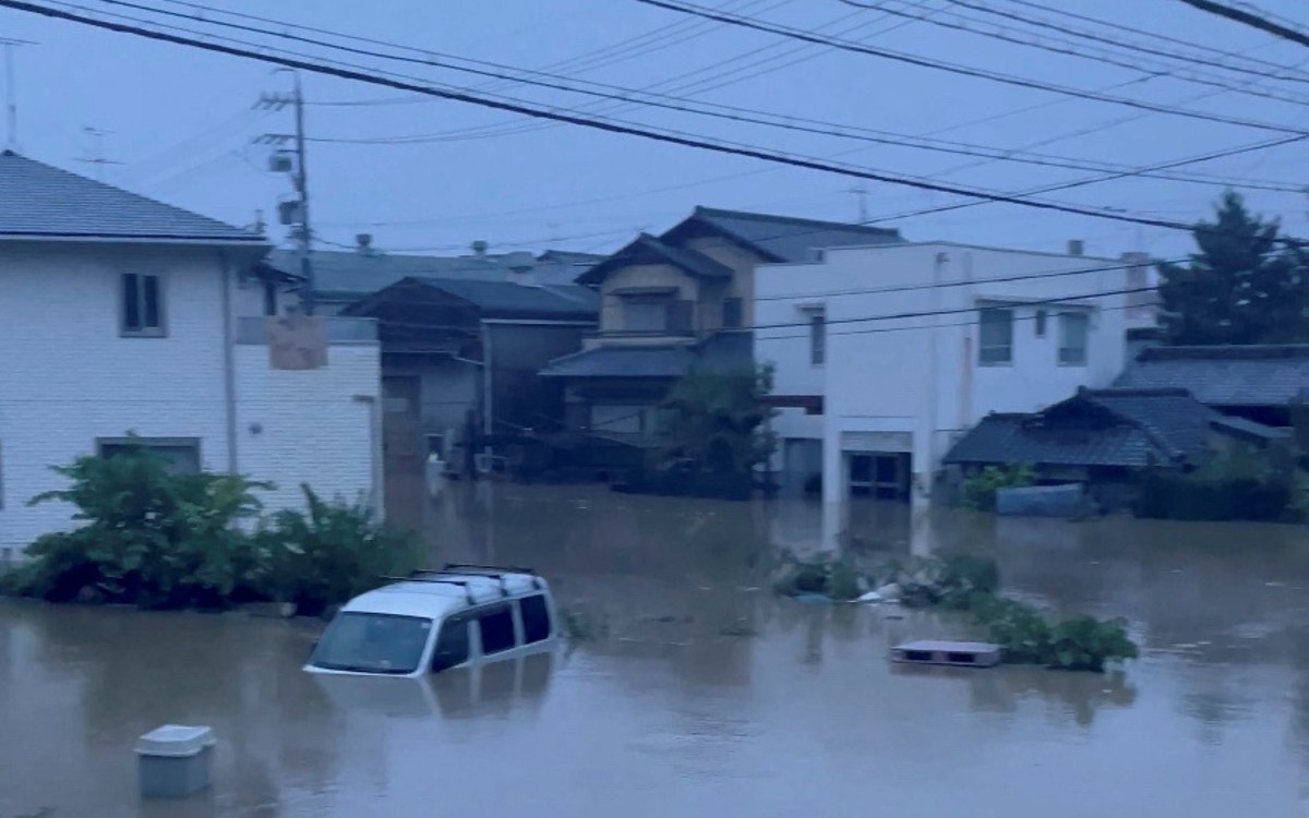 Tifón azota el centro de Japón y deja dos muertos