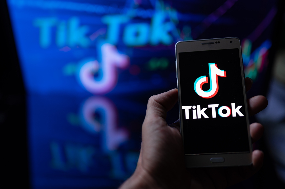 El desafío TikTok ‘Cicatriz francesa’ desencadena una investigación de seguridad en Italia