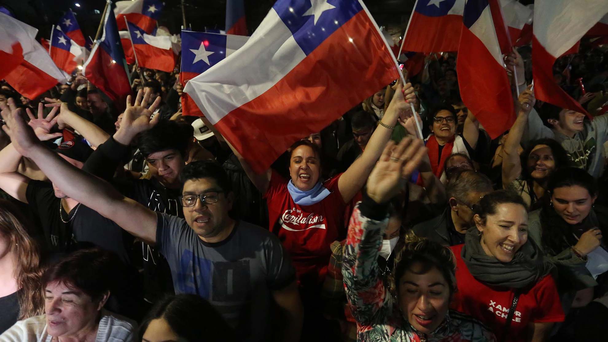 Triunfa el “rechazo” en Chile: presidente Gabriel Boric busca establecer un nuevo proceso