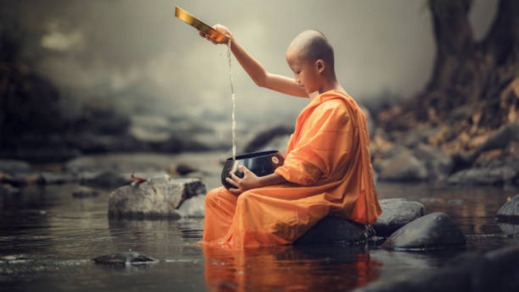 ¿Por qué los monjes budistas se afeitan la cabeza?