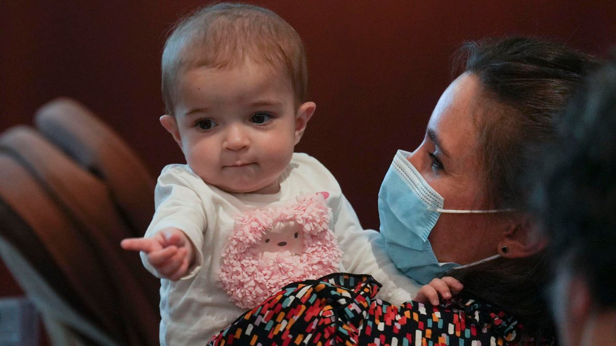 Increíble: una beba de 13 meses es la primera en recibir el intestino de un fallecido