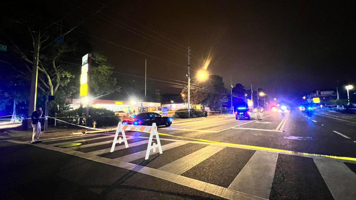 al menos un muerto y ocho heridos en un tiroteo en un estacionamiento en Tallahassee, reporta la policía