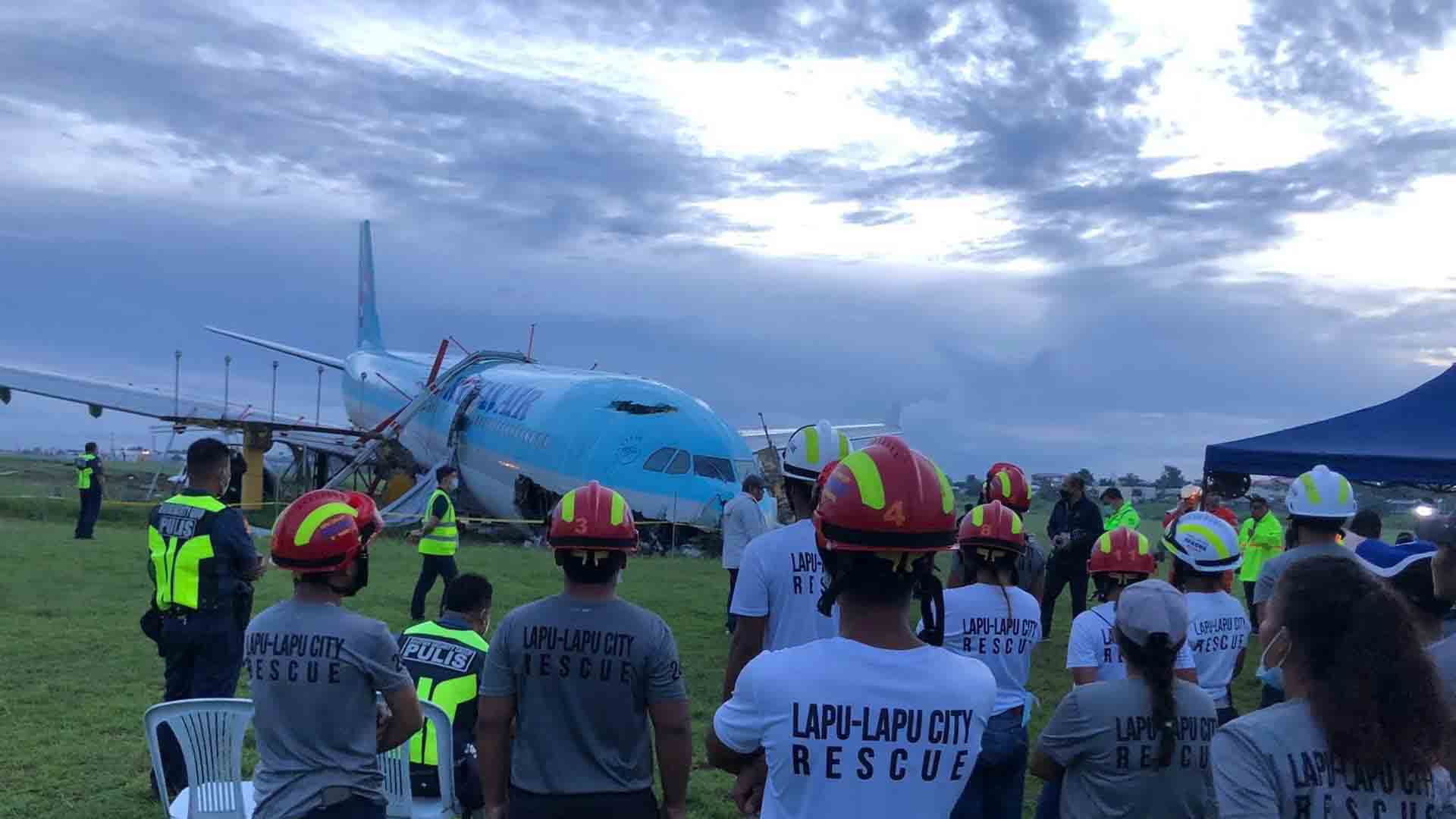 Avión se sale de la pista durante aterrizaje con 137 personas a bordo