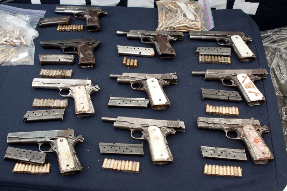Bajo nueva ley, condenan a mexicano en EU por traficar al menos 231 armas
