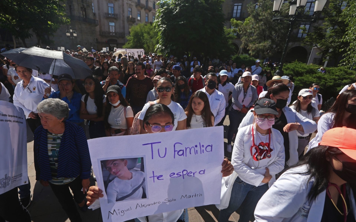 Casi 15 mil marchan por Alejandro, estudiante de la UdeG, y todos los desaparecidos en Jalisco