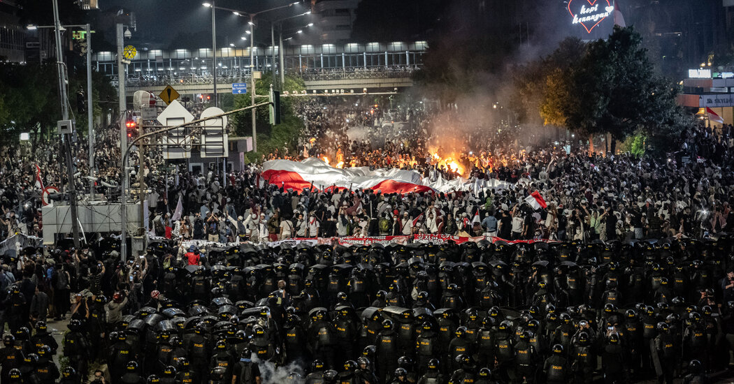 Choque mortal de fútbol en Indonesia pone las tácticas policiales en el punto de mira