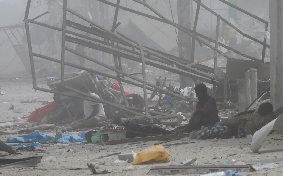 Coches bomba en el Ministerio de Educación somalí dejan decenas de víctimas