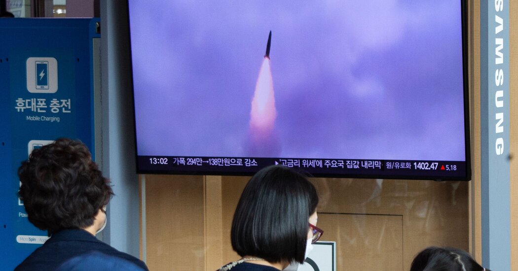 Corea del Norte lanza dos misiles balísticos, cuarta prueba en una semana