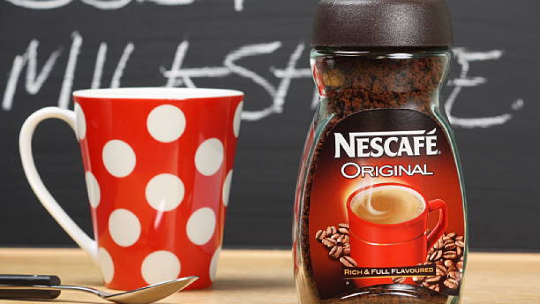 De dónde proviene el nombre Nescafé y que tipo de café producen