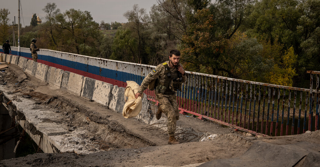 Desorden ruso en exhibición mientras las fuerzas de Ucrania avanzan en dos frentes