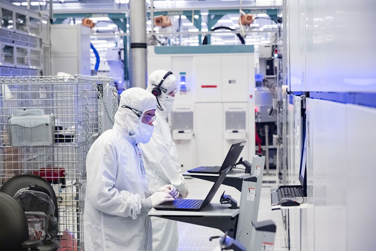 EE UU impone un bloqueo al sector de los semiconductores en China
