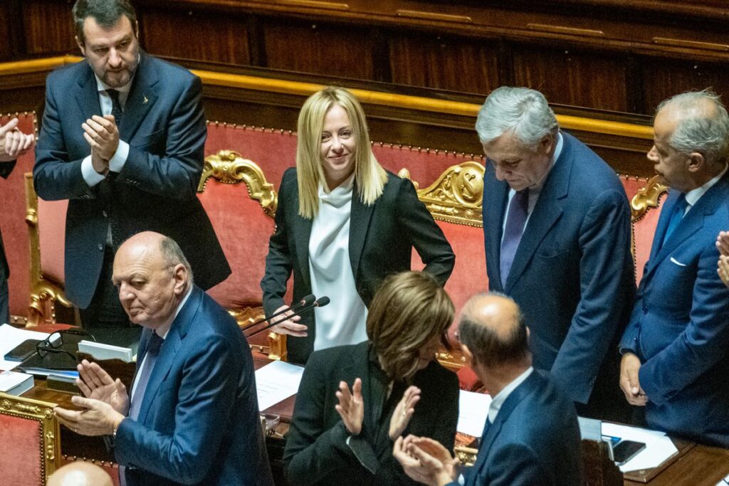 El Parlamento italiano da luz verde al Gobierno de Meloni