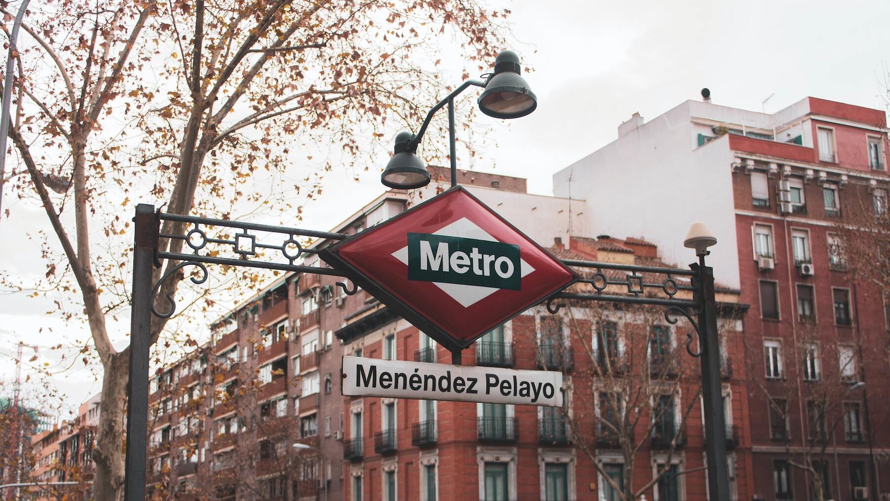 El curioso motivo por el que el Metro de Madrid circula por la izquierda