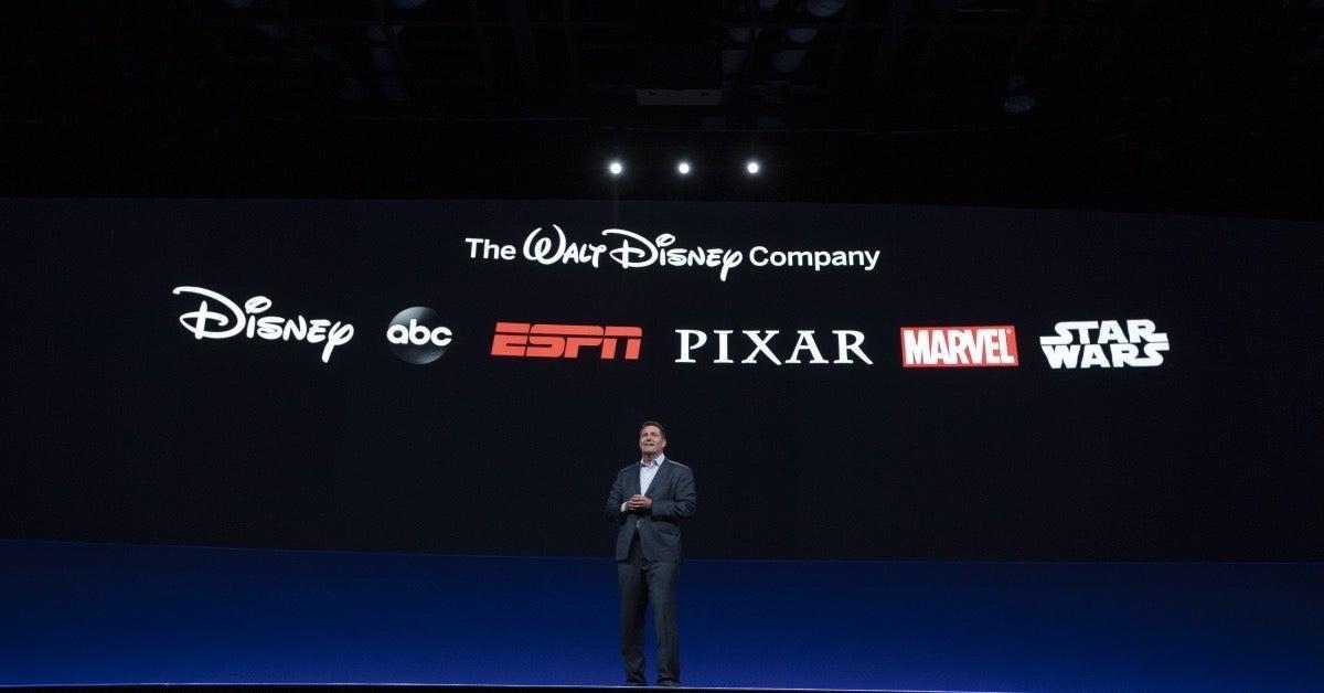 El jefe de Disney, Bob Chapek, niega que la compañía esté “demasiado despierta”